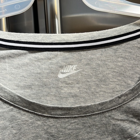 NIKE long sleeve shirt - Picture 3 of 4